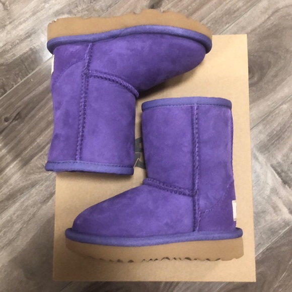 🔥🔥UGG Classic Short II Water Resistant  Bo… - Picture 9 of 11